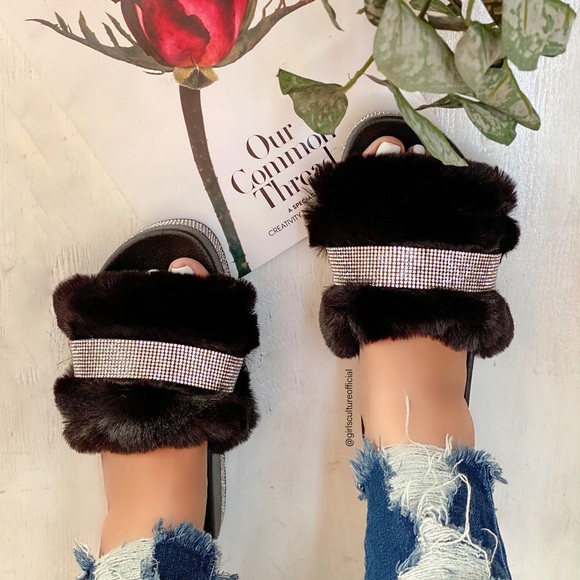 Black Faux Fur Platform Bling Rhinestones Slide - Picture 2 of 3